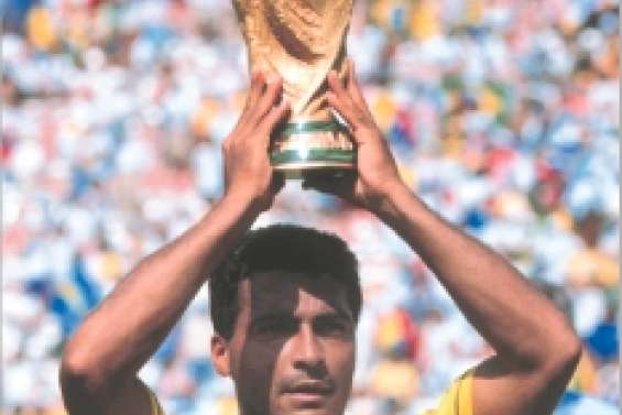 Dix titres  à eux trois