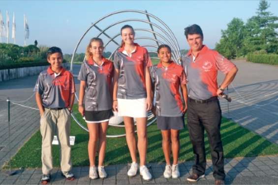 Ariane Klotz frappe fort