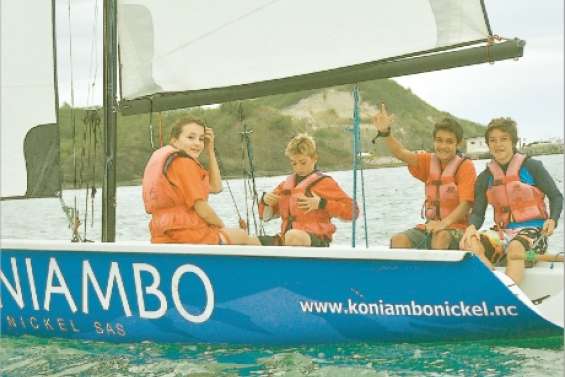 A voile et à chanteurs