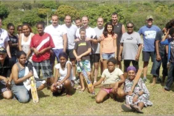 La rencontre par le cricket