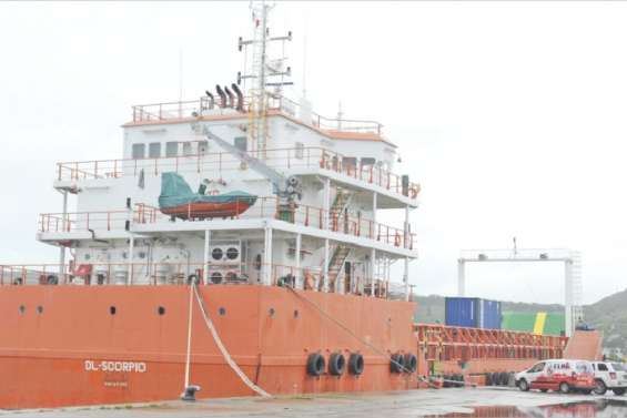 Trois bateaux pour les Îles