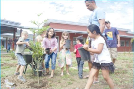 Les enfants adeptes de la truelle