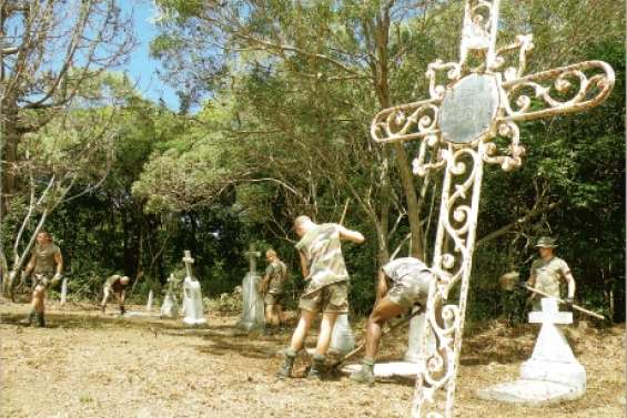 Le cimetière reprend vie
