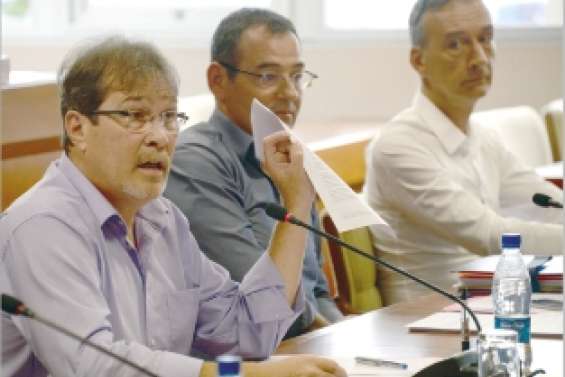 Prony-Pernod s'enlise