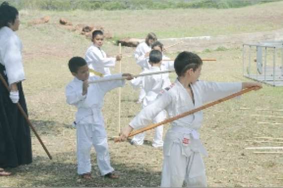 Vingt-cinq enfants  dans le respect et l'harmonie