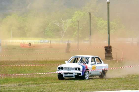 Chevaux mécaniques à Téné