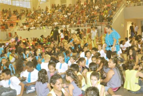 Les écoliers dans l'Arène