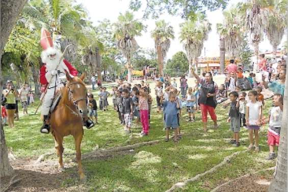 Saint Nicolas au kiosque à musique