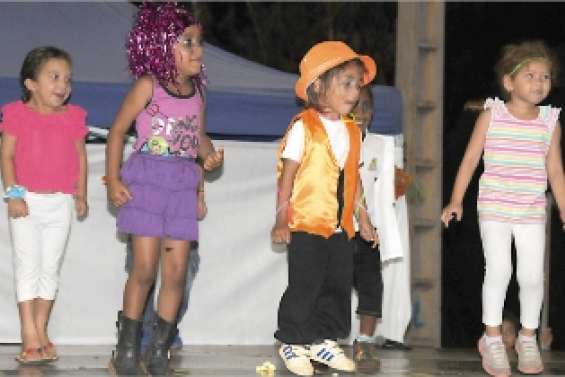 L'école de Népoui monte sur scène