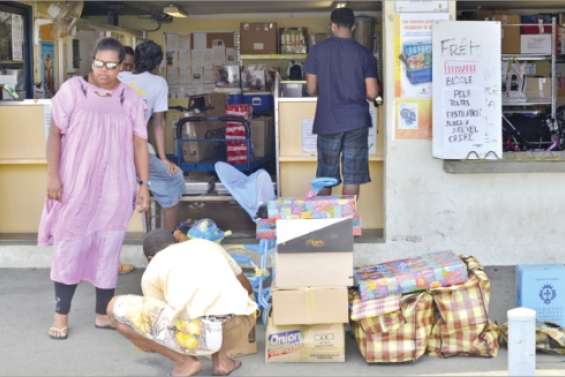 « On nous a dit d'attendre »