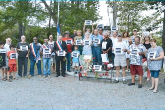 Solidaires avec Charlie Hebdo