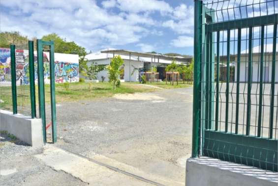 Un pavé dans le foyer