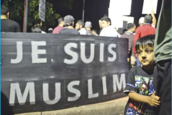 Les musulmans manifestent