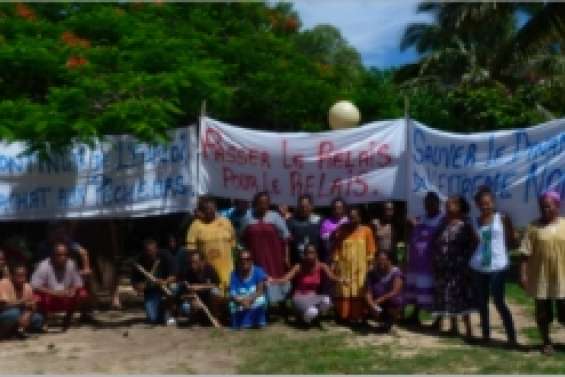 Débrayage au Relais de Poingam