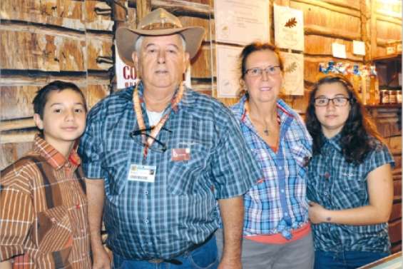 Le Caillou s'affiche à Paris