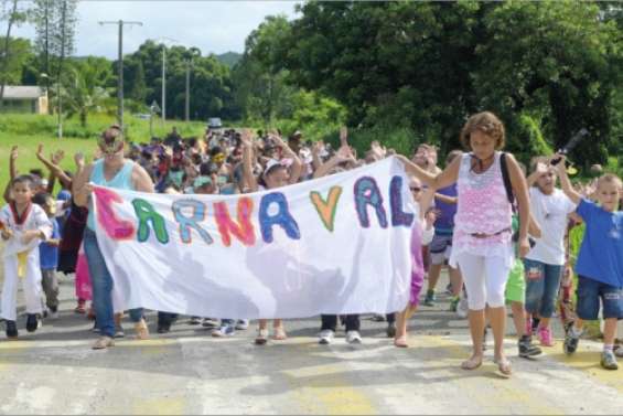 Un défilé ensoleillé