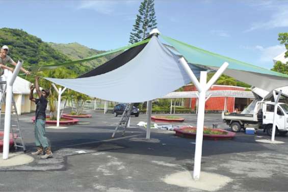 A l'ombre des toiles