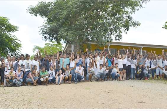Tous en blanc pour elles