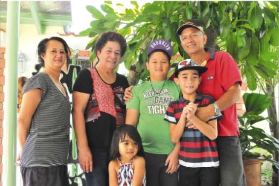 Une langue, plusieurs peuples