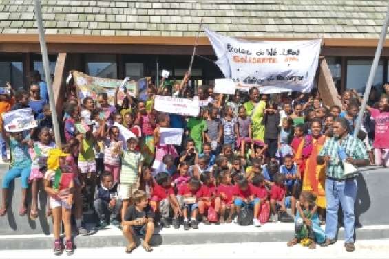 Tous ensemble à l'école de Wé