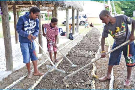 Des collégiens  au sec