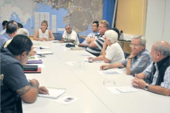 Boulari se penche sur ses dossiers