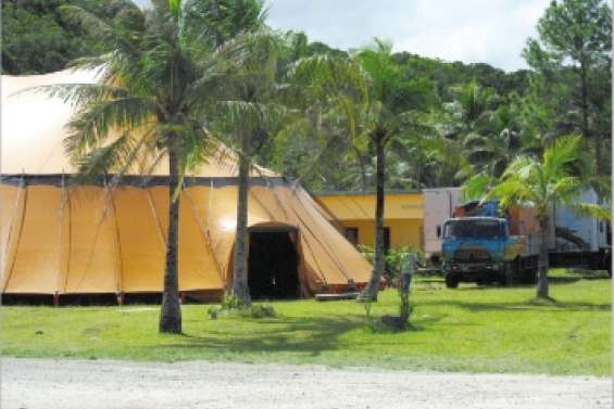 Treize jours sous toile