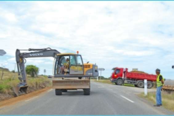 Prudence sur  la route de Poé