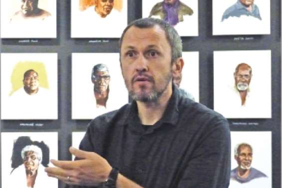 L'homme qui fait parler les portraits