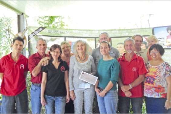 Un chèque offert avec émotion