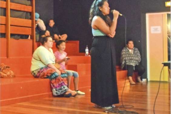 Les voix s'échauffent