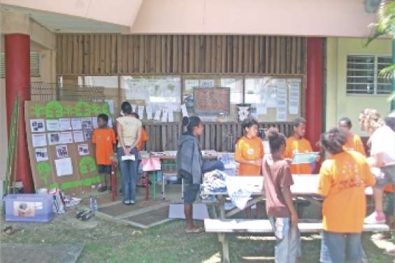 Les collégiens fêtent  la science en recyclant