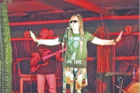 Lisa Simone sous les étoiles