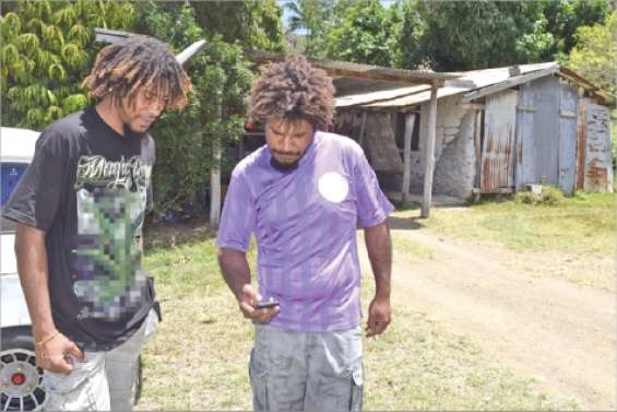 Pas simple d'appeler en tribu