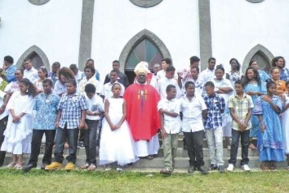 33 confirmations célébrées