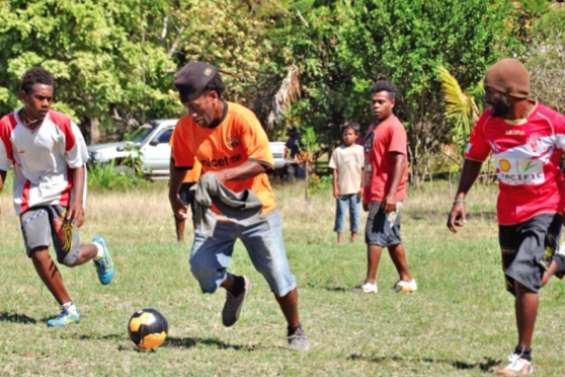 La Coupe de Noël du tournoi intertribus est résolument engagée