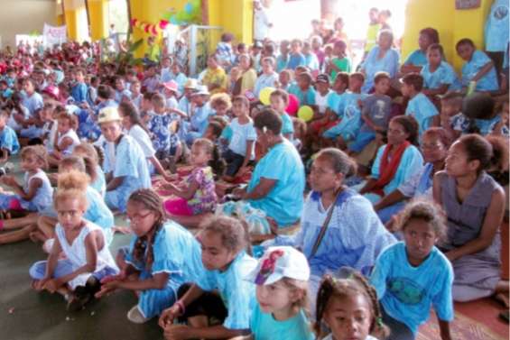 Les écoliers se retrouvent pour une dernière fête en commun