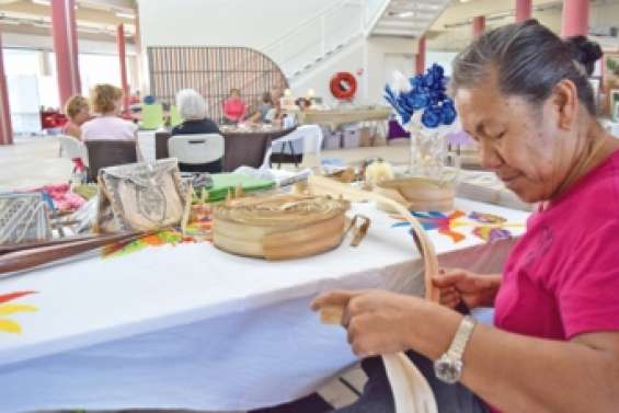 Neuf artisans exposent ensemble à Boulari jusqu'à dimanche