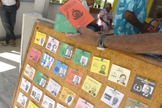 Un Parlement atomisé et soumis aux alliances