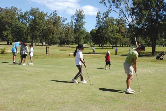 Le golf perd encore de l'argent mais gagne des joueurs