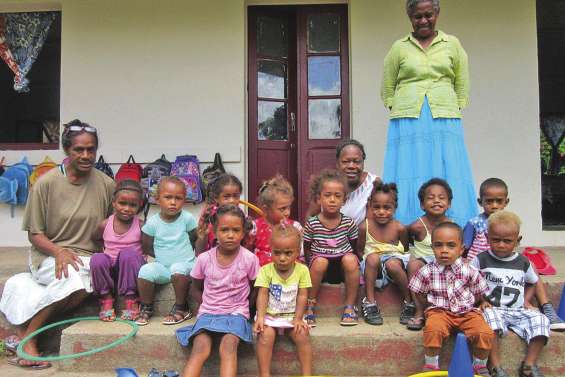 La tribu de Méhoué prend soin de sa petite école