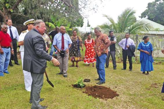 Le président du Sénat a planté un arbre en terre kunié