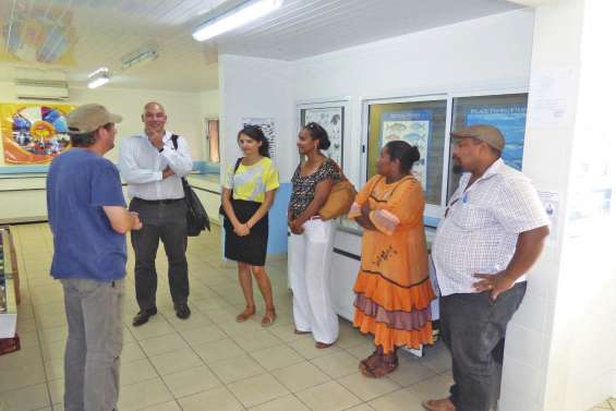 Le consul général néo-zélandais  en visite de terrain