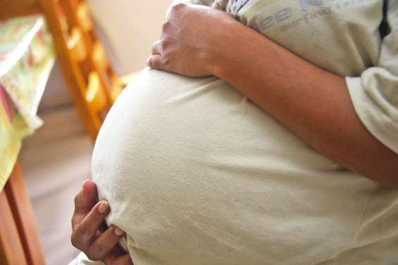 Zika : les futures mamans surveillées de près