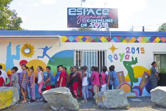 L'espace numérique connecte les habitants de Poya