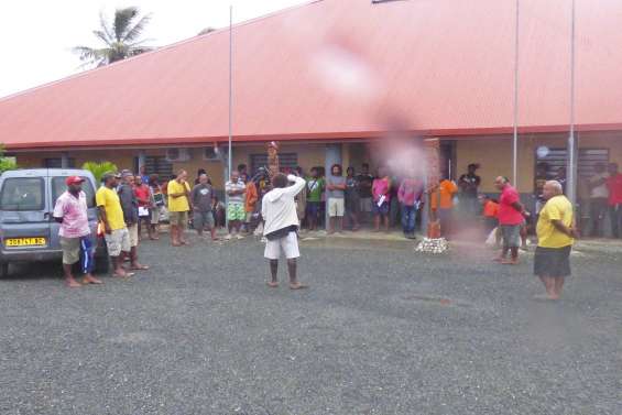 Négociations sur le santal à Lifou