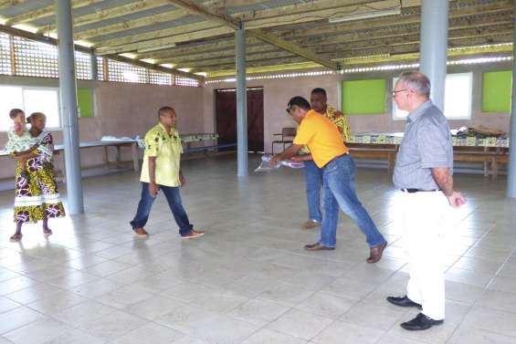La paroisse de Luecila inaugure son préau