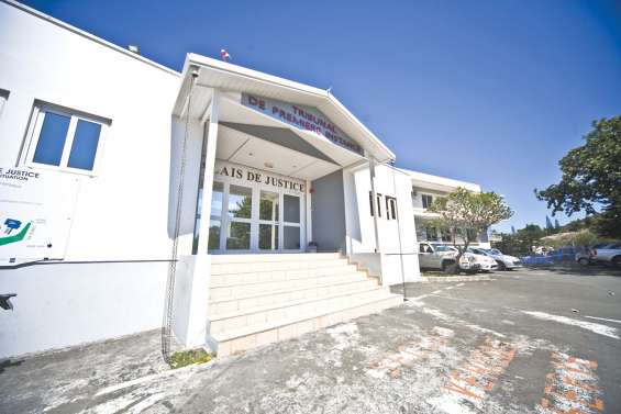 Le mari violent menace sa femme depuis la prison