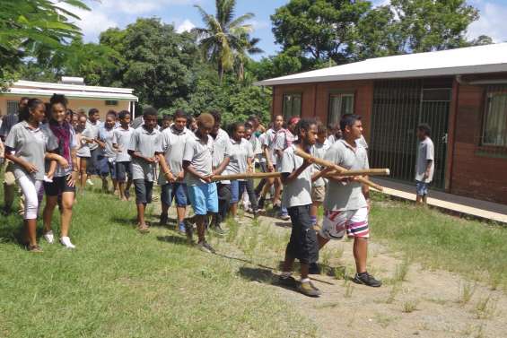 Un chemin de croix collégial