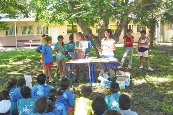 Le livre fait la liaison entre élèves